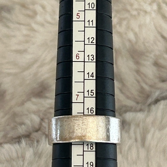 Sterling Silver Aquamarine Dot Gemstone Ring Band Ring Size 8 - Picture 4 of 7